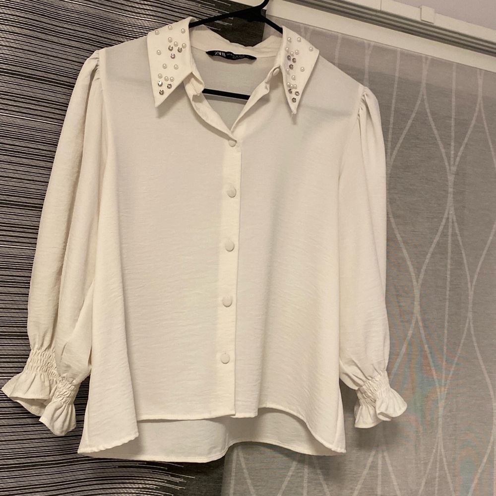 White Blouse with pearls and studs